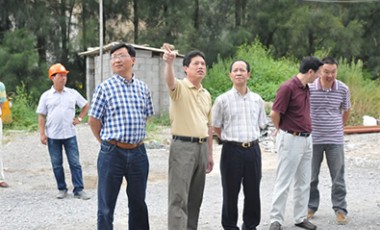 縣委領導蒞（lì）臨榴莲视频黄色APP下载新廠區督查工程（chéng）建設情況